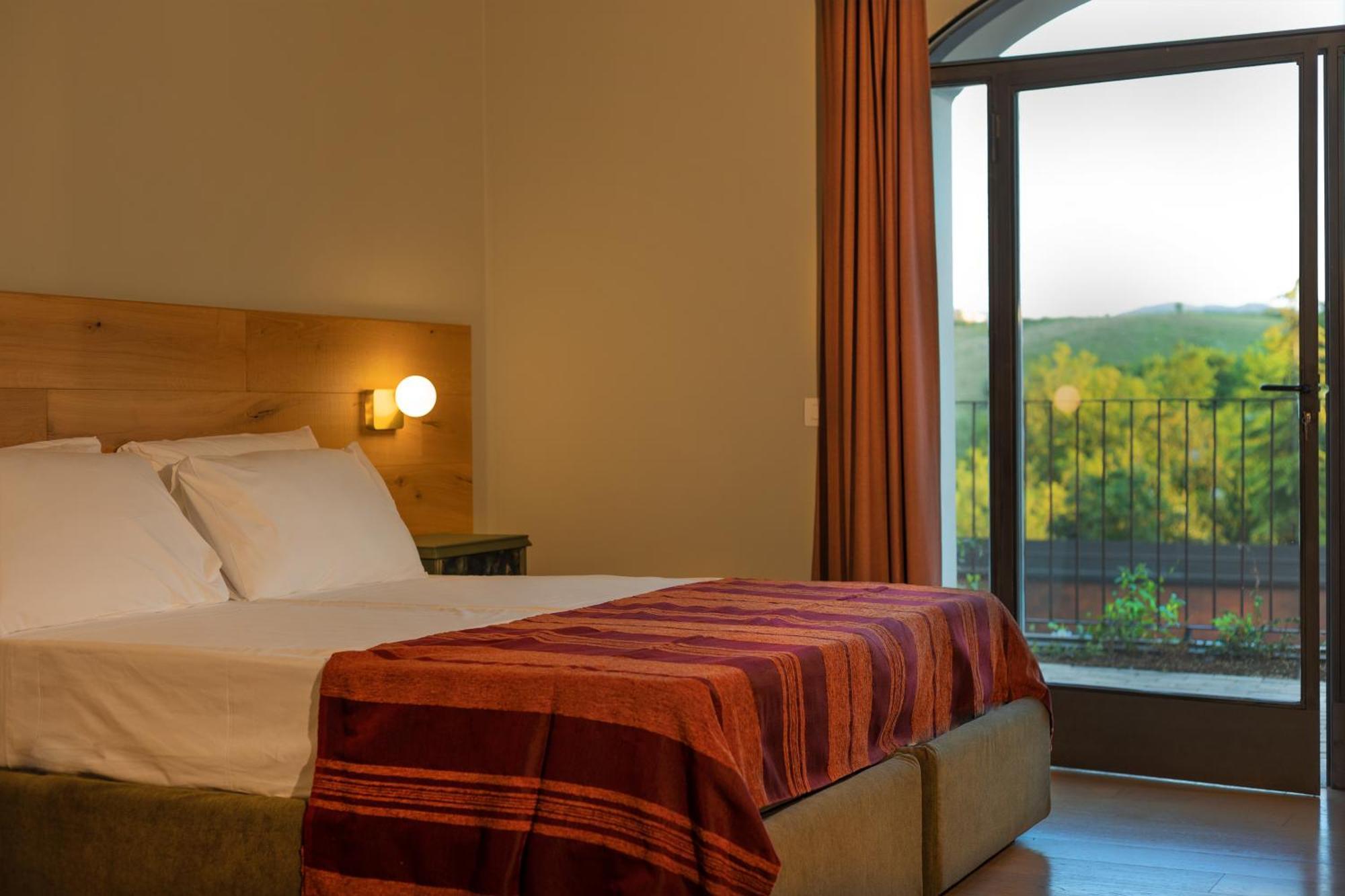 Luce Boutique Hotel Fortunago Kültér fotó