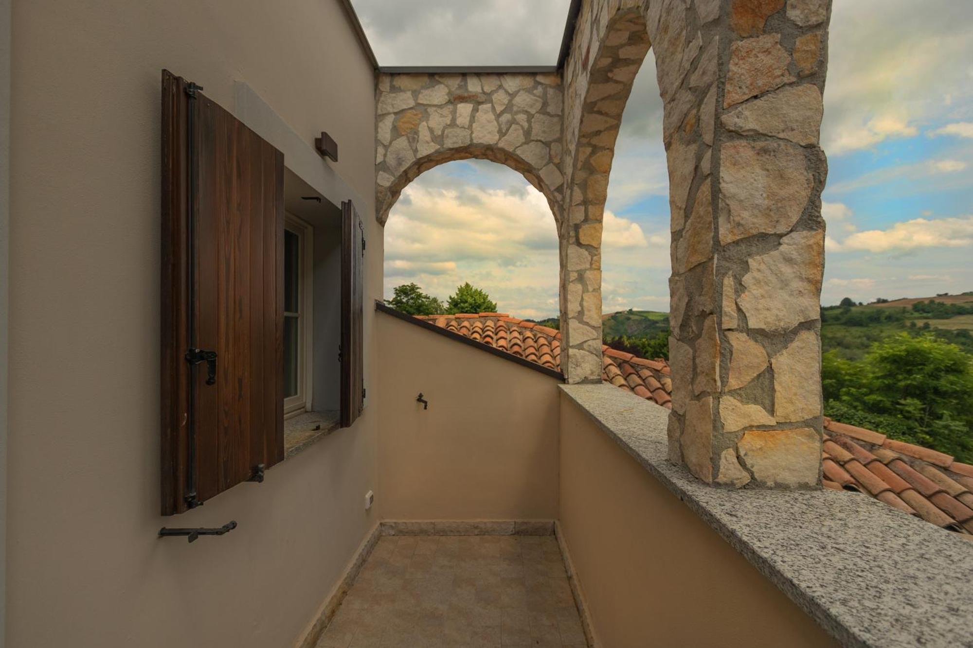 Luce Boutique Hotel Fortunago Kültér fotó
